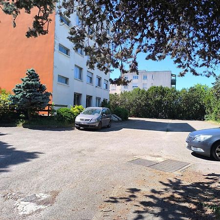 Adonis Lyon Est Hotel Artys Saint-Priest-en-Jarez Bagian luar foto