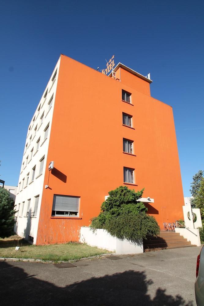 Adonis Lyon Est Hotel Artys Saint-Priest-en-Jarez Bagian luar foto