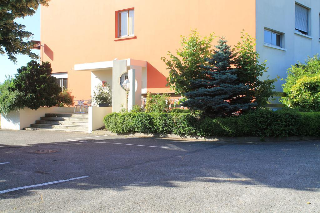 Adonis Lyon Est Hotel Artys Saint-Priest-en-Jarez Bagian luar foto