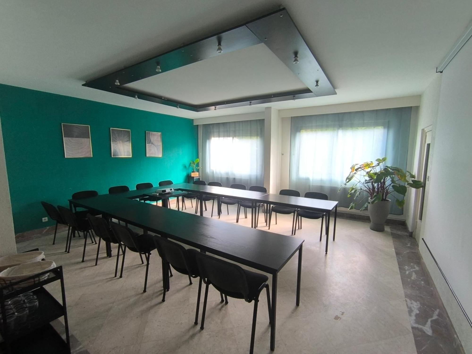 Adonis Lyon Est Hotel Artys Saint-Priest-en-Jarez Bagian luar foto